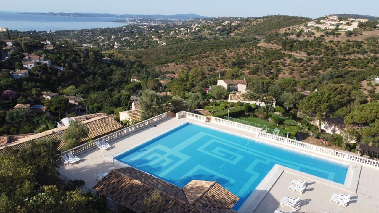 Les Issambres Appart 6 Pers Grande Terrasse Superbe Vue Mer Et Golfe De Saint Tropez, Piscine Exterior photo