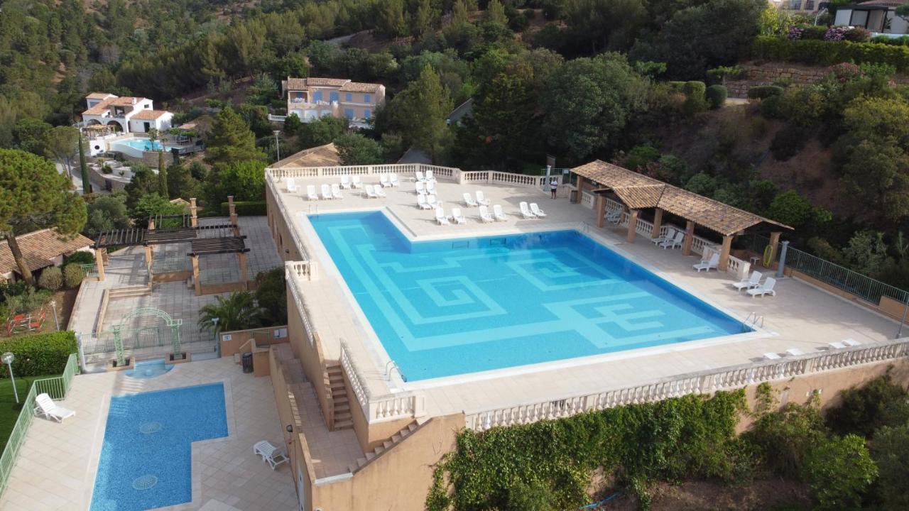 Les Issambres Appart 6 Pers Grande Terrasse Superbe Vue Mer Et Golfe De Saint Tropez, Piscine Exterior photo